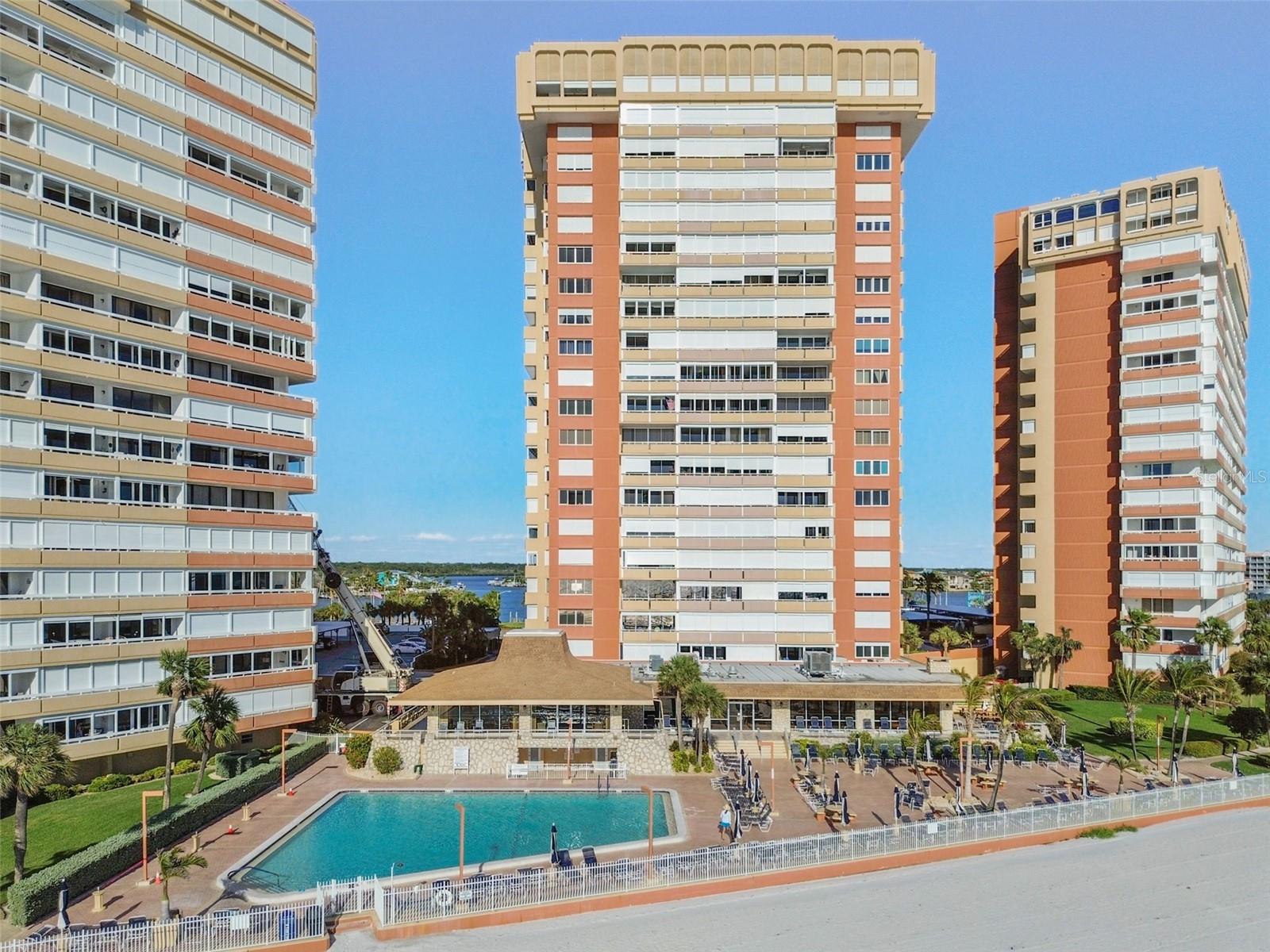 REDINGTON TOWERS BLDG 2 CONDO - Residential