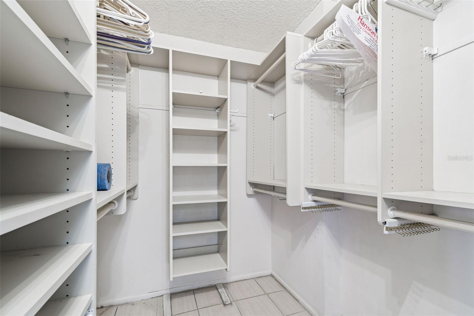 REDINGTON TOWERS BLDG 2 CONDO - Residential