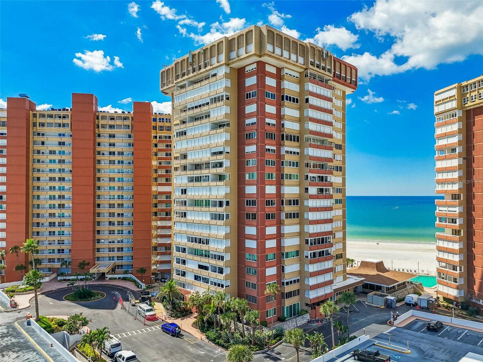 REDINGTON TOWERS BLDG 2 CONDO - Residential