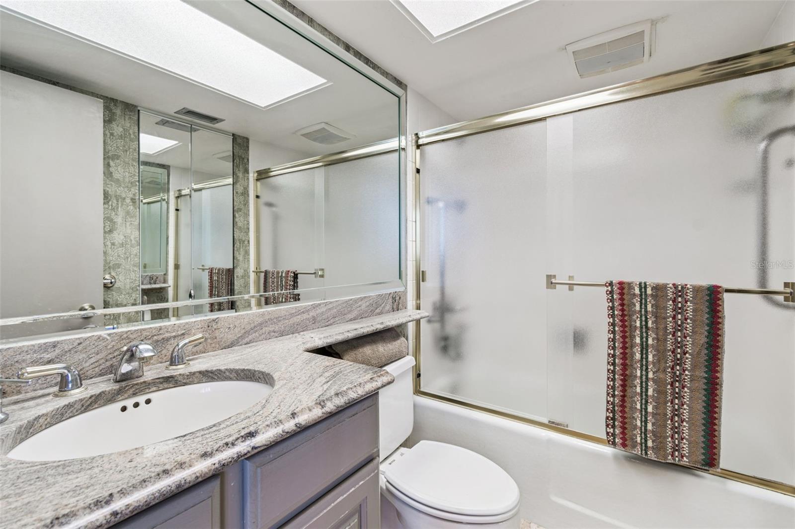 REDINGTON TOWERS BLDG 2 CONDO - Residential