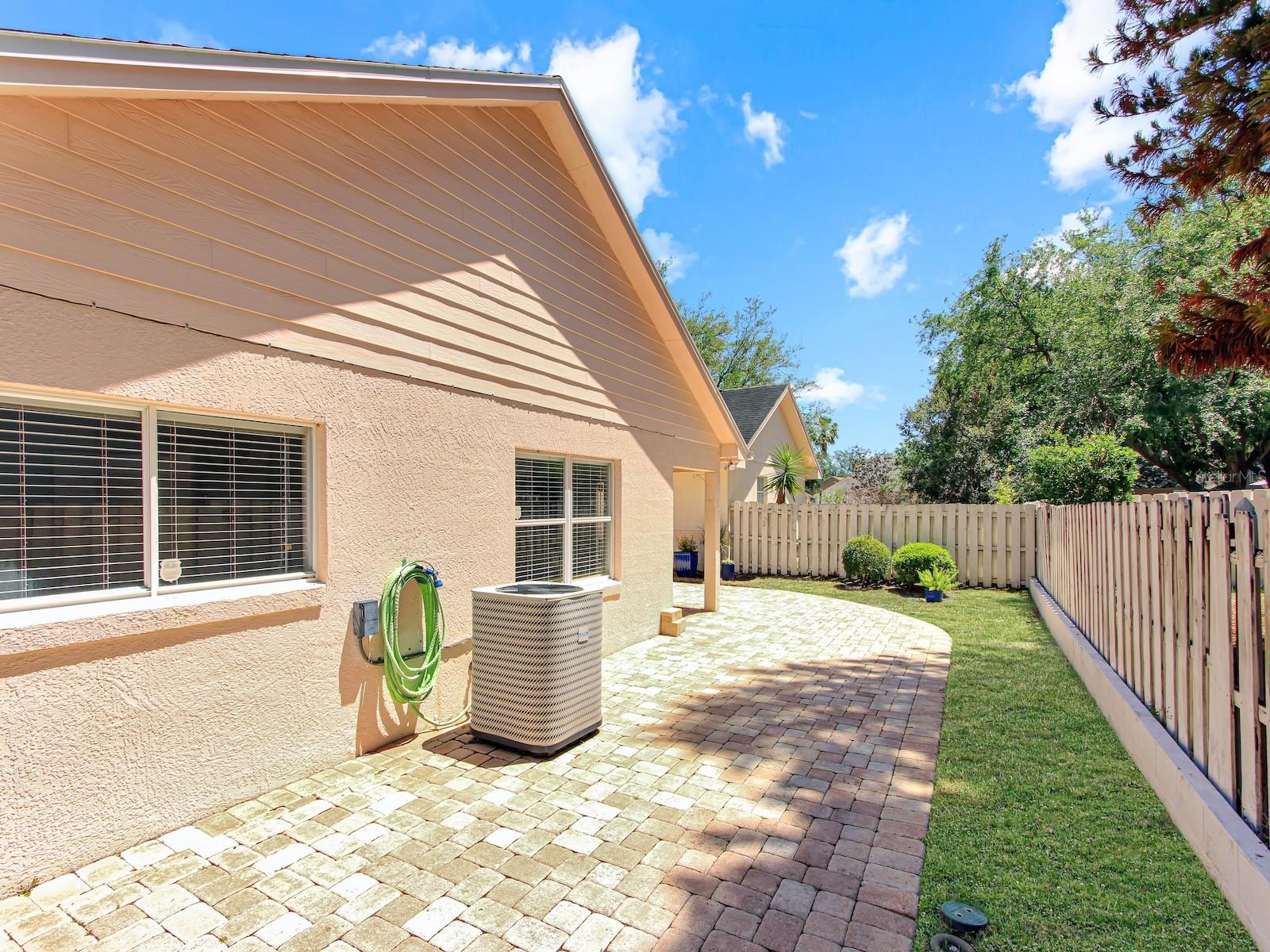 SUNCREST VILLAS PH 01 - Residential