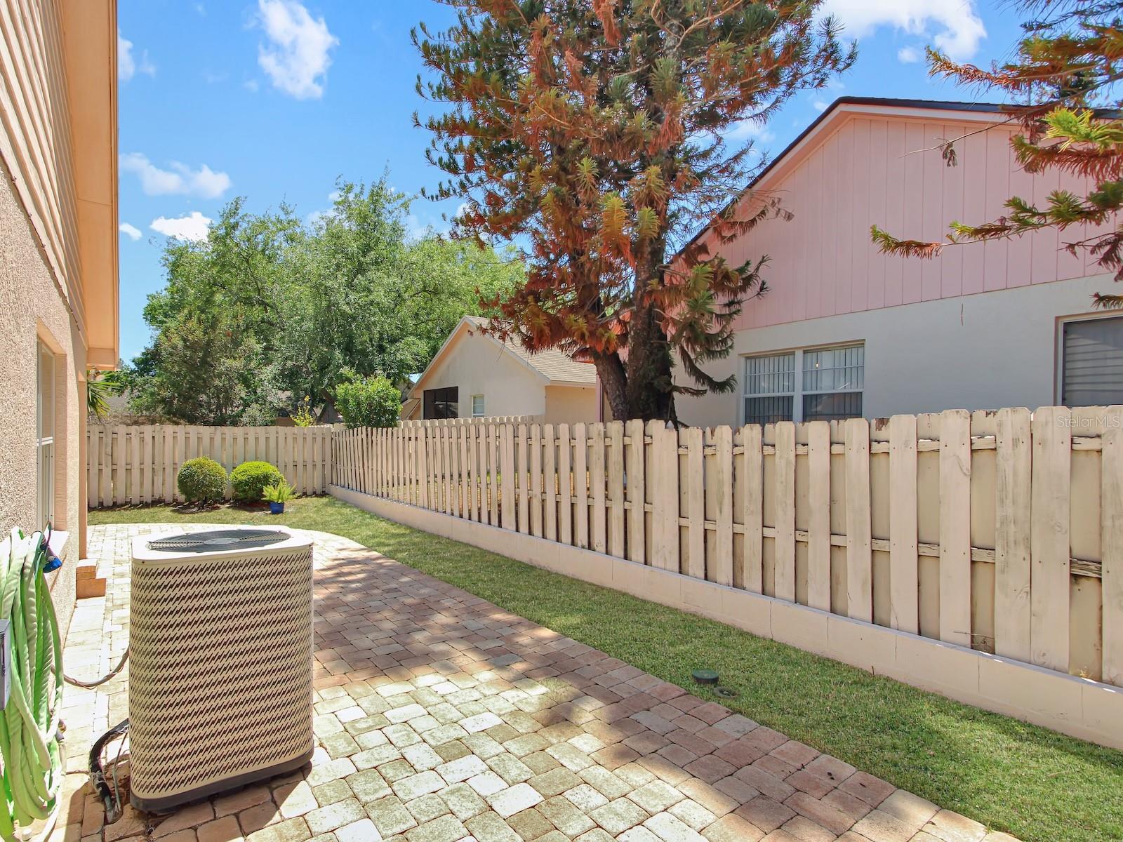 SUNCREST VILLAS PH 01 - Residential