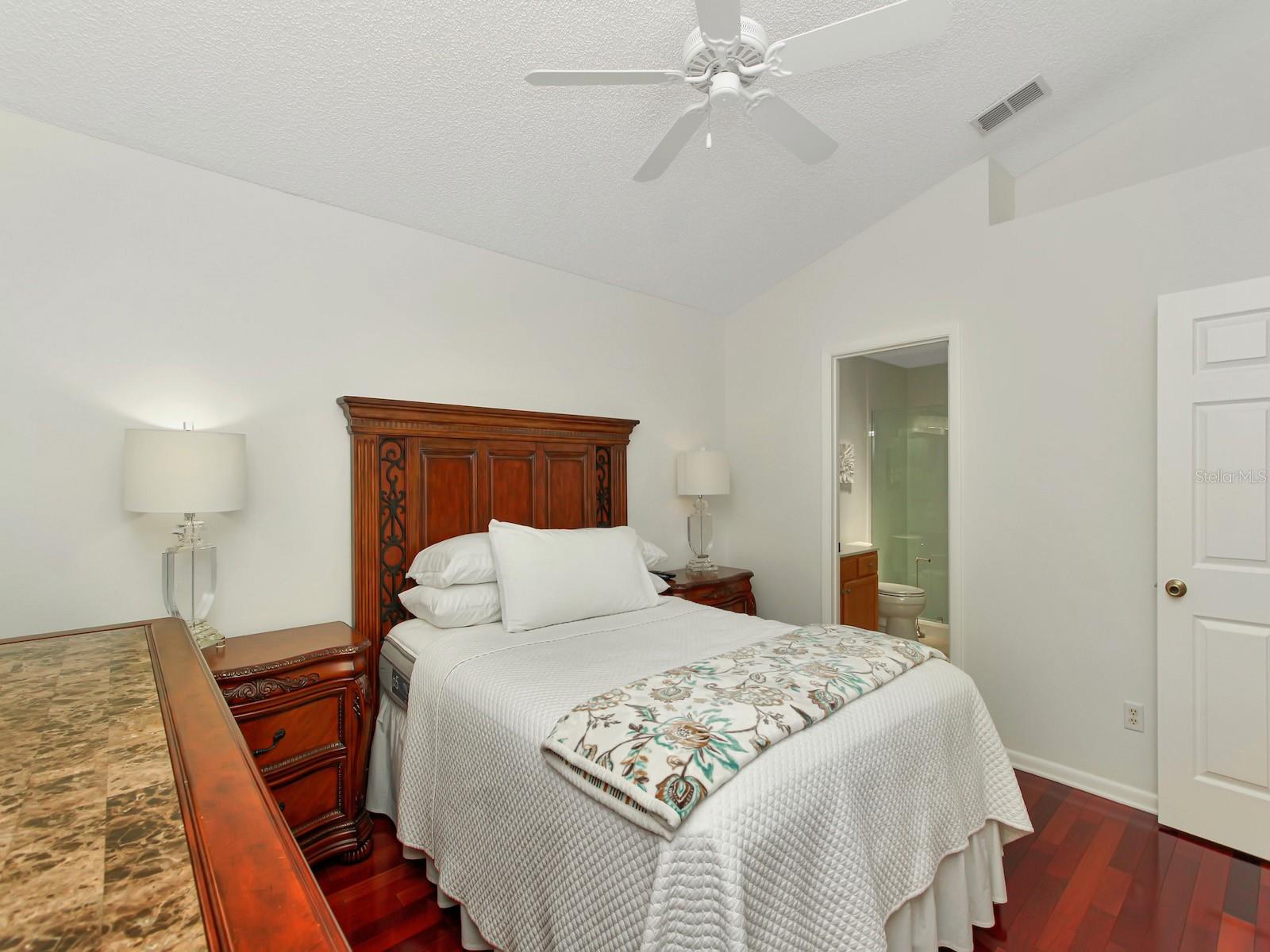 SUNCREST VILLAS PH 01 - Residential