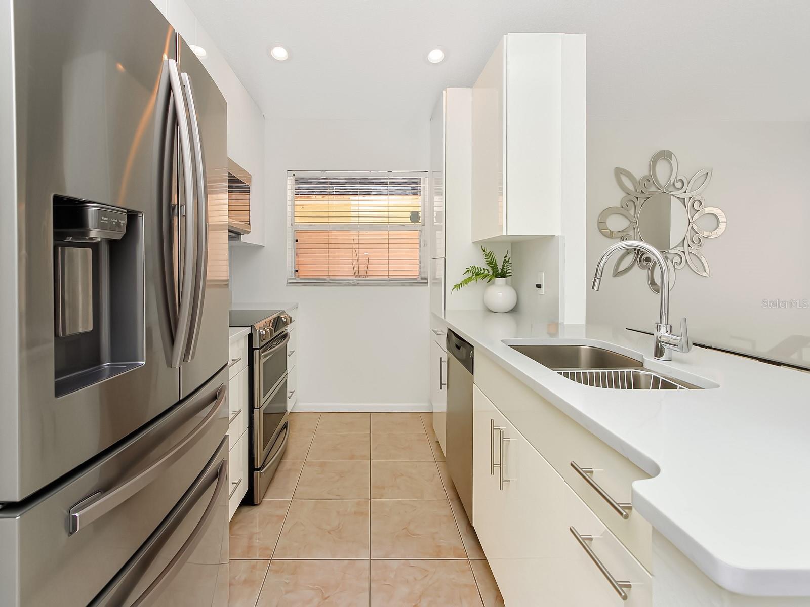 SUNCREST VILLAS PH 01 - Residential