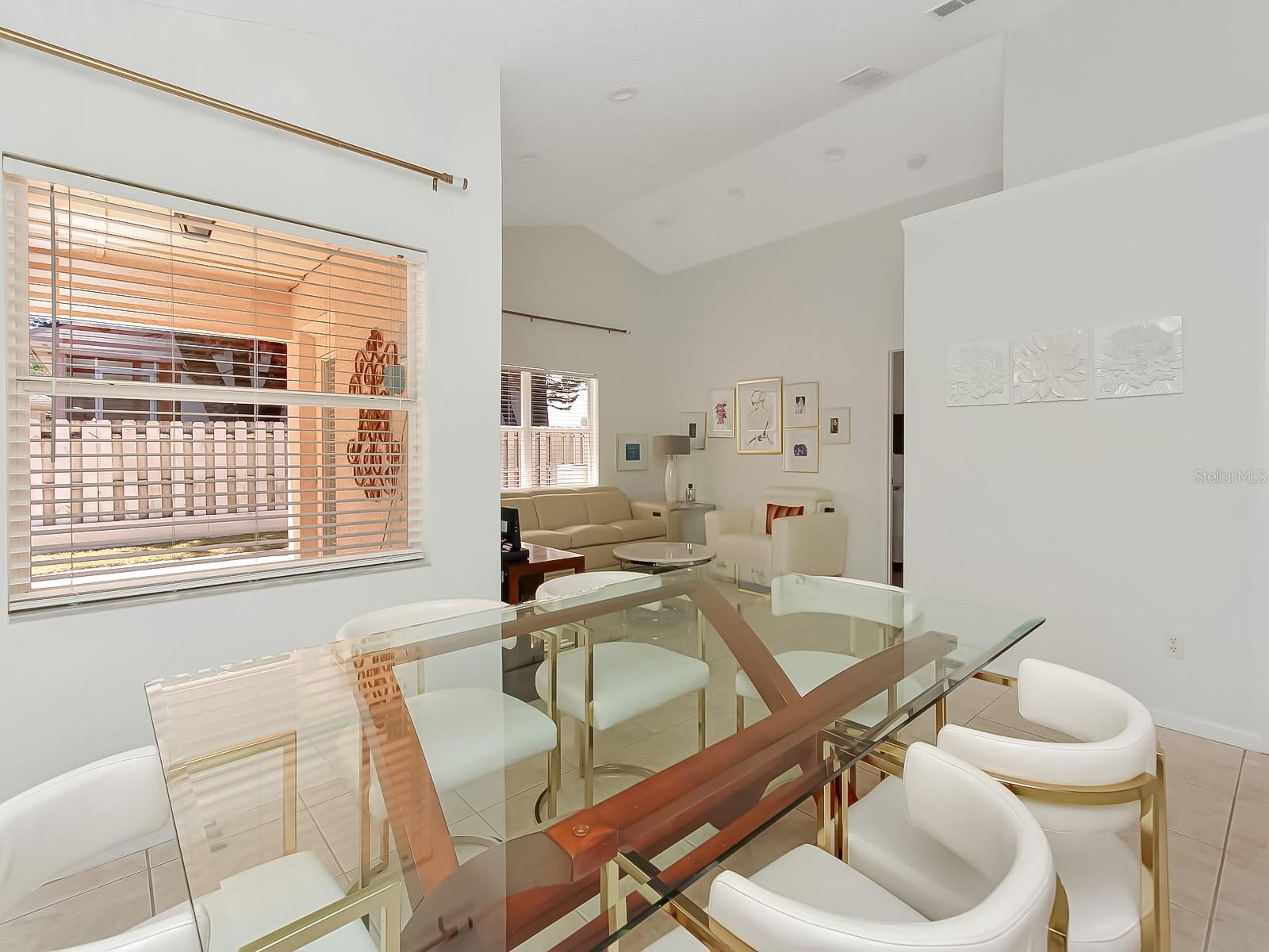 SUNCREST VILLAS PH 01 - Residential