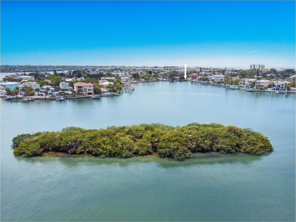 Photo of 1201 Bay Shore Boulevard, Indian Rocks Beach, FL 33785 (MLS # TB8331359)