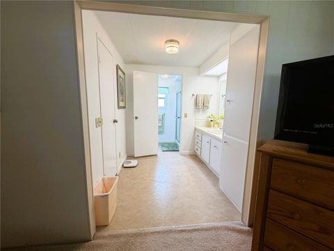 Tiny photo for 340 Palo Verde Drive, Leesburg, FL 34748 (MLS # R4911245)