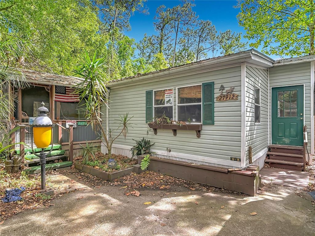 Photo of 27912 Lake Avenue, Paisley, FL 32767 (MLS # G5111098)