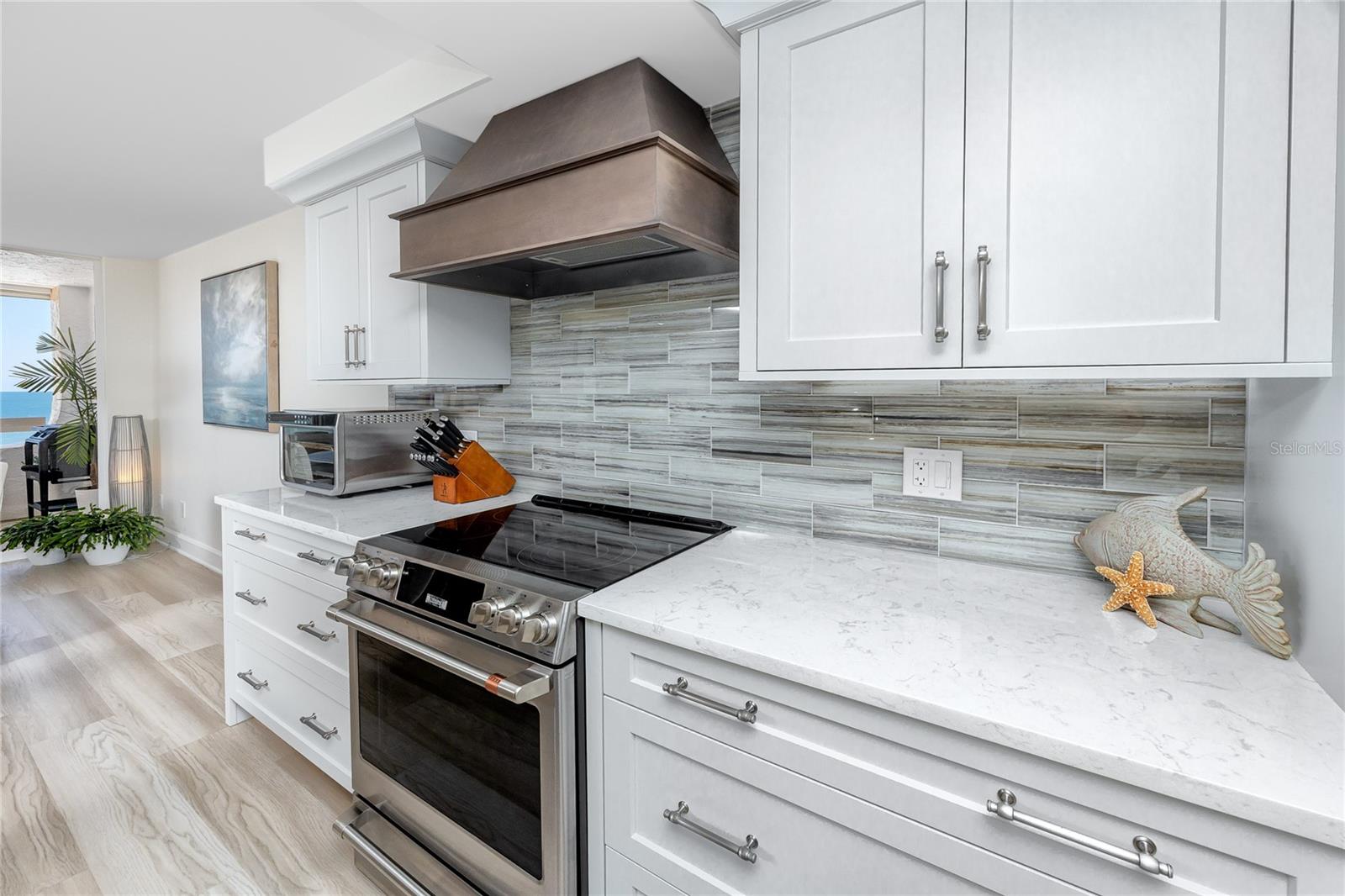 REDINGTON TOWERS 3 CONDO - Residential