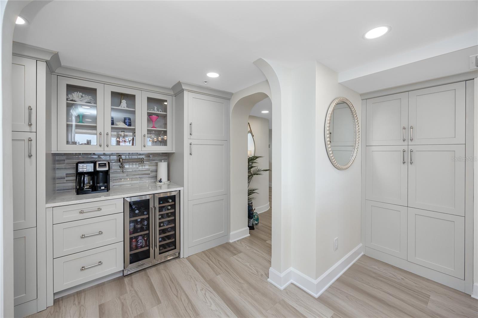 REDINGTON TOWERS 3 CONDO - Residential