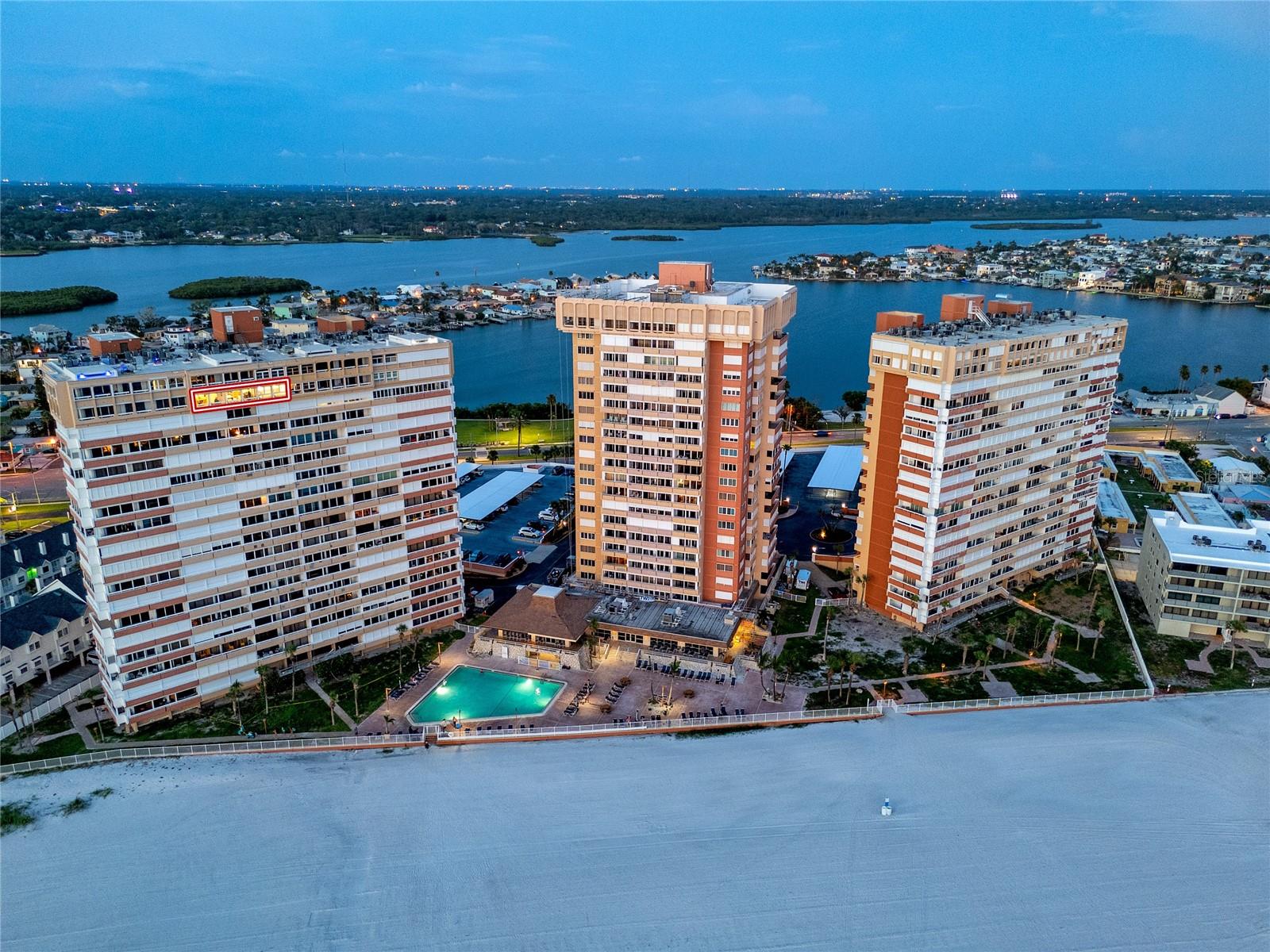 REDINGTON TOWERS 3 CONDO - Residential