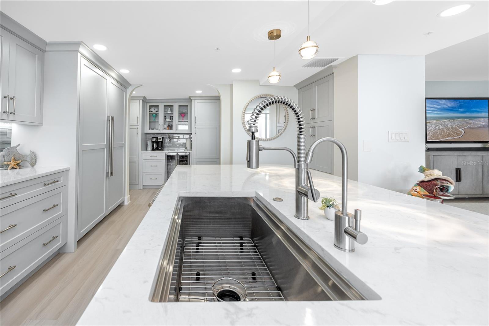 REDINGTON TOWERS 3 CONDO - Residential