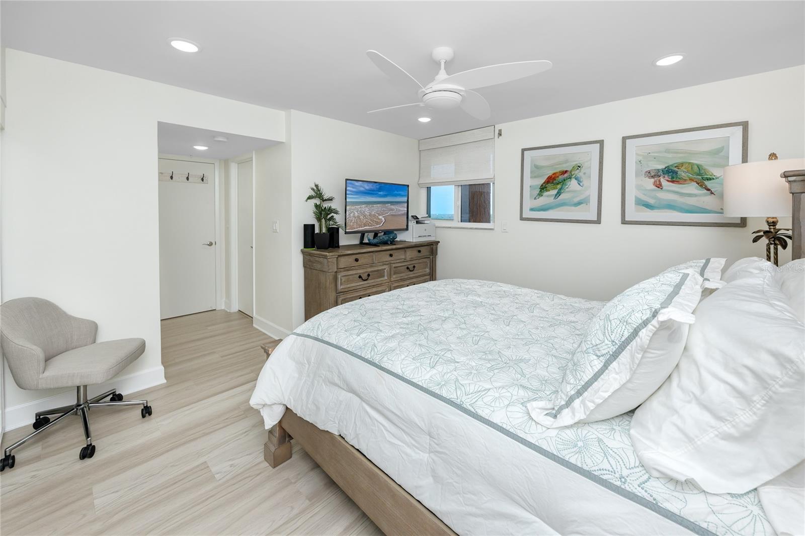 REDINGTON TOWERS 3 CONDO - Residential