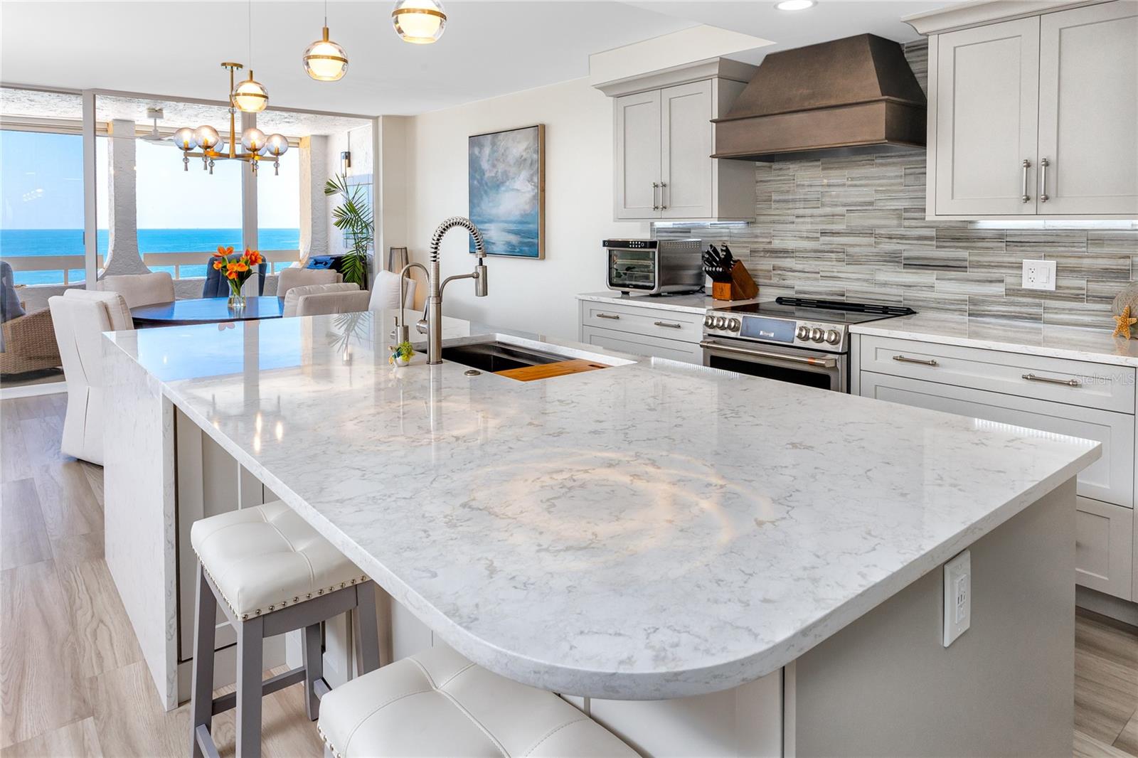 REDINGTON TOWERS 3 CONDO - Residential