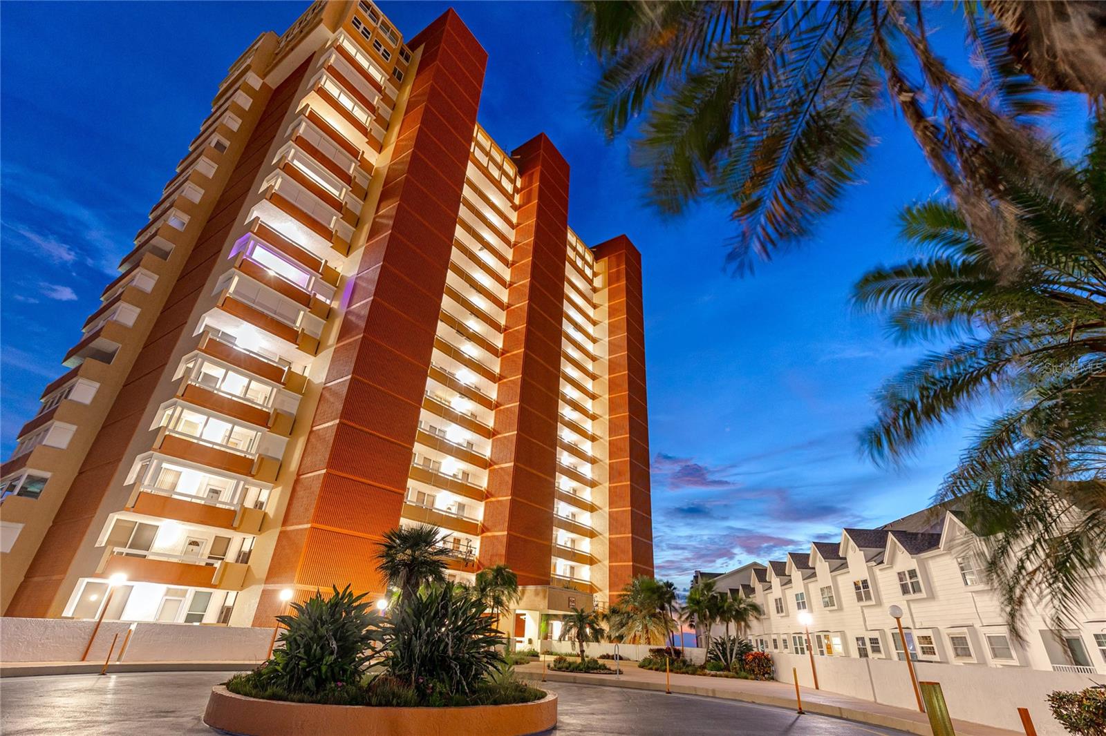 REDINGTON TOWERS 3 CONDO - Residential