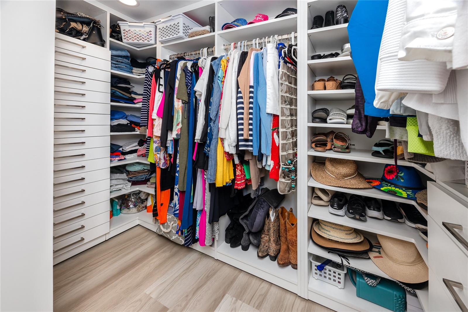 REDINGTON TOWERS 3 CONDO - Residential