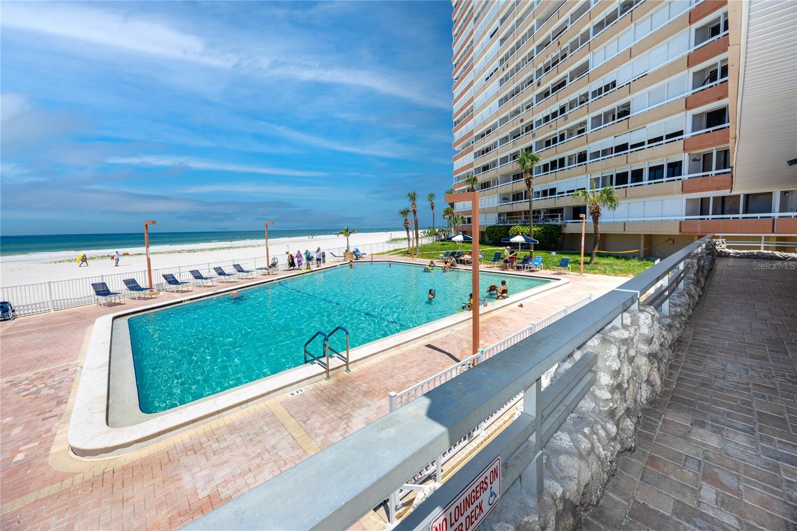 REDINGTON TOWERS 3 CONDO - Residential