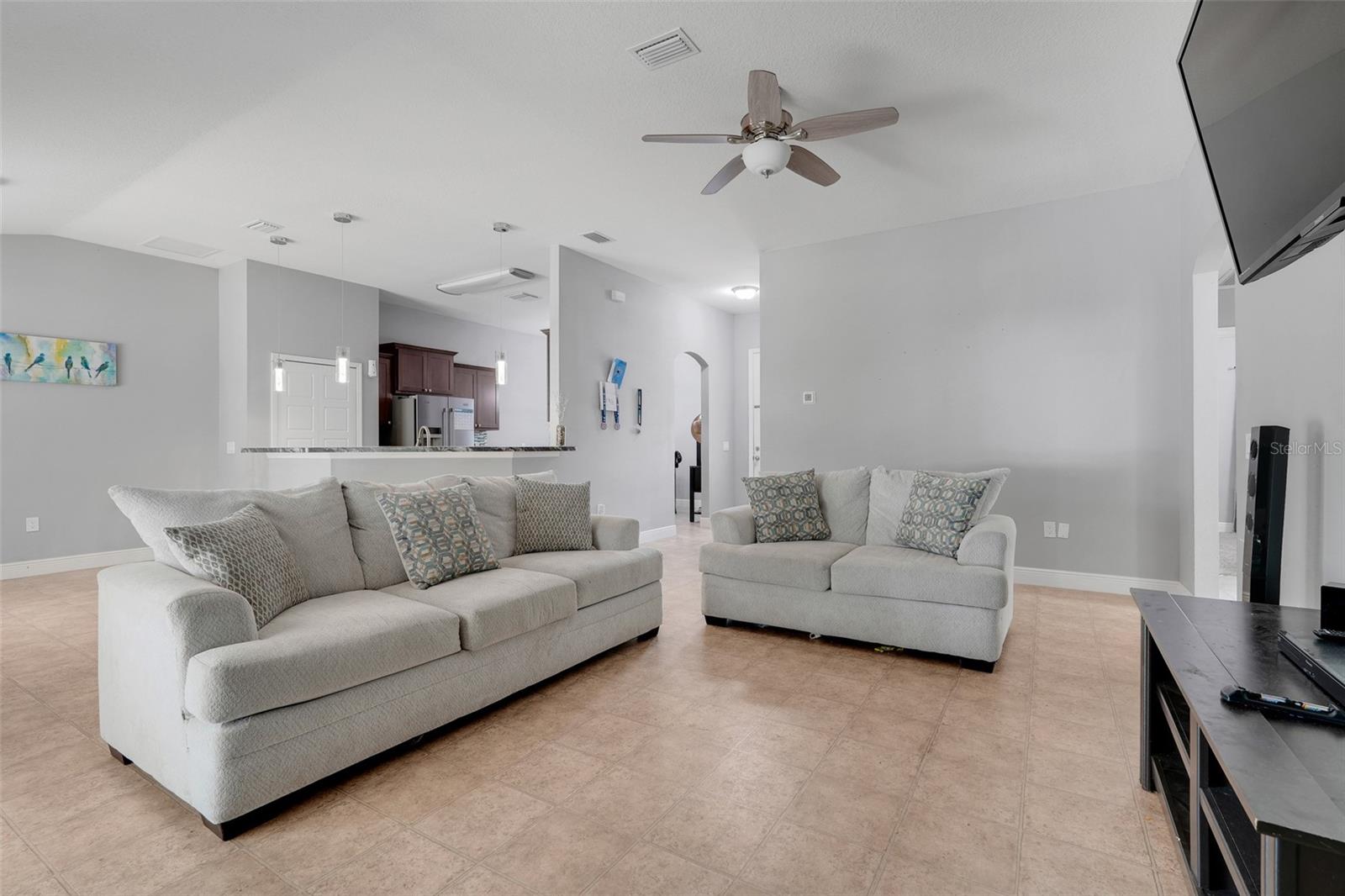 812 DEEP WOOD COURT