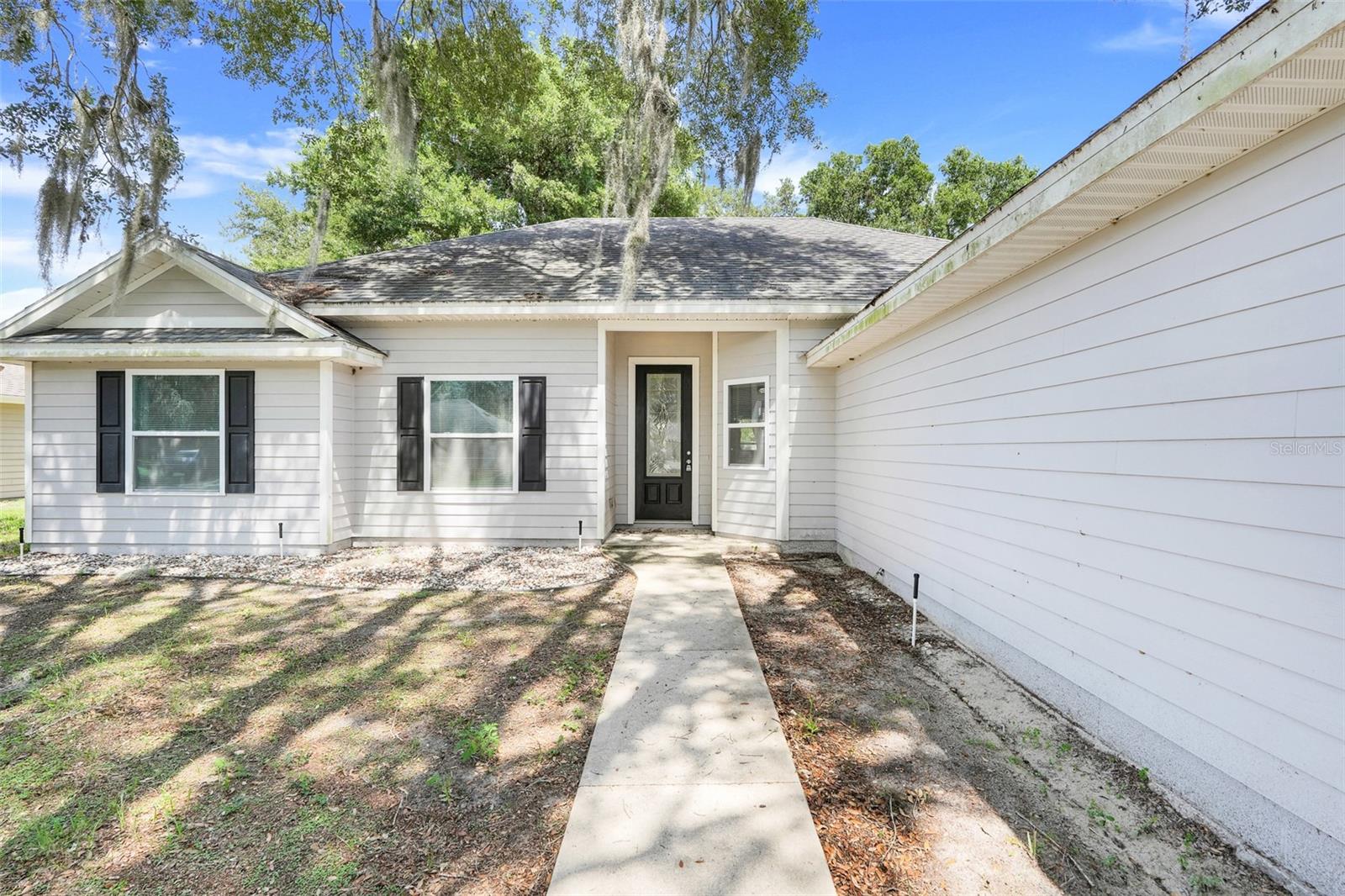 812 DEEP WOOD COURT