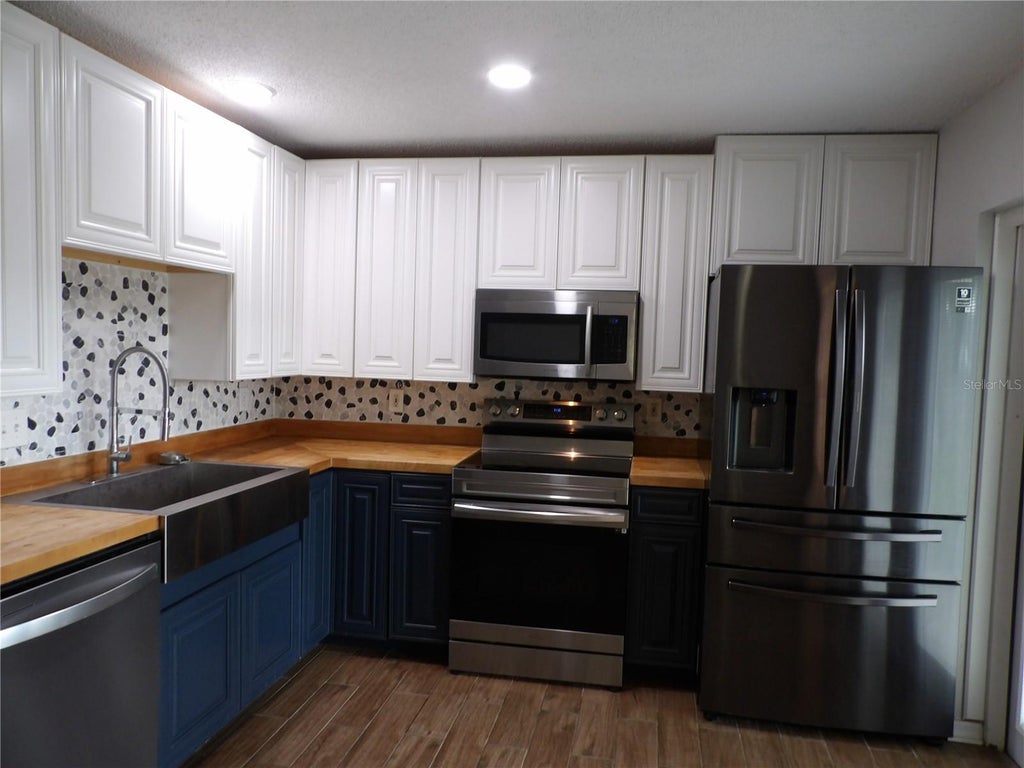 Photo of 630 Cape Cod Circle, Valrico, FL 33594 (MLS # TB8550535)