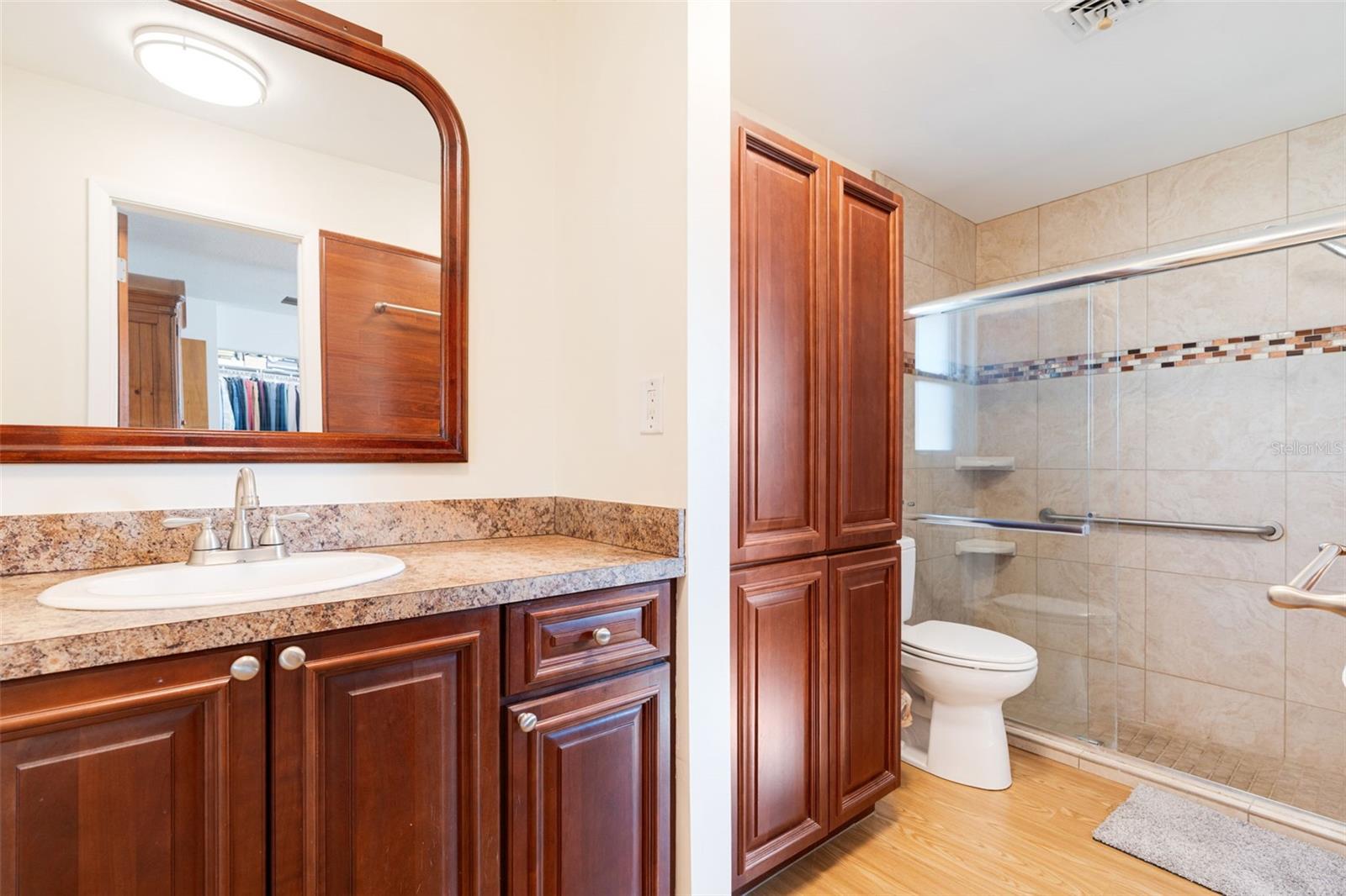 SOUTH GATE - Residential