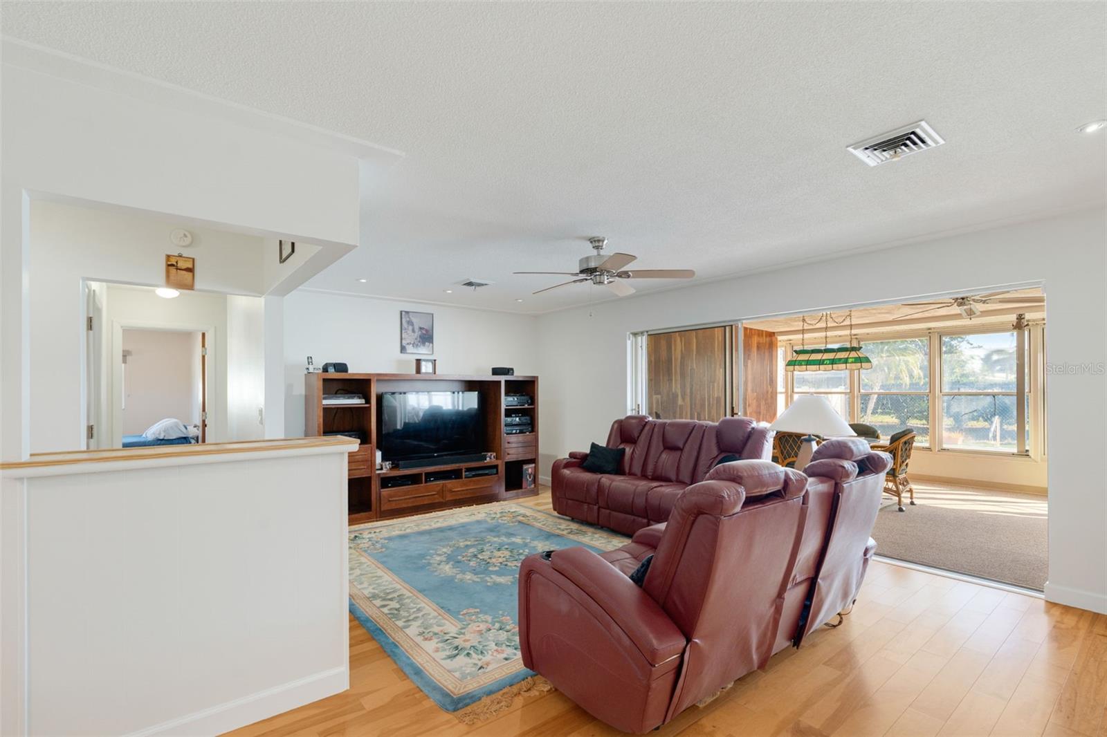 SOUTH GATE - Residential