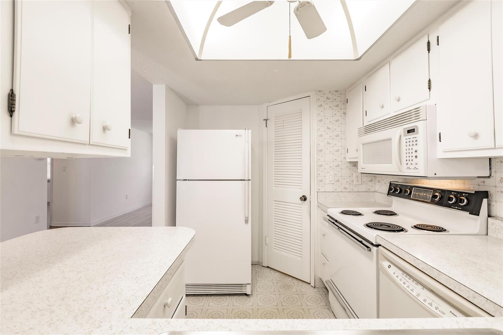 MARIA MANOR - Residential Lease