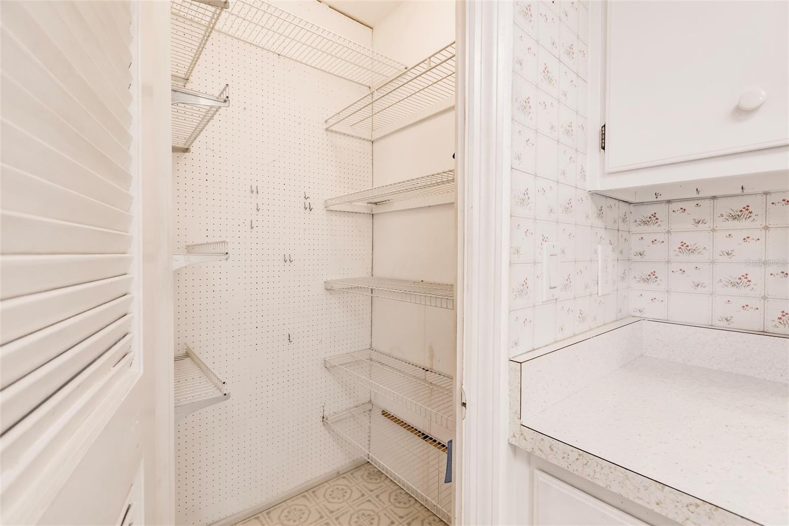 MARIA MANOR - Residential Lease