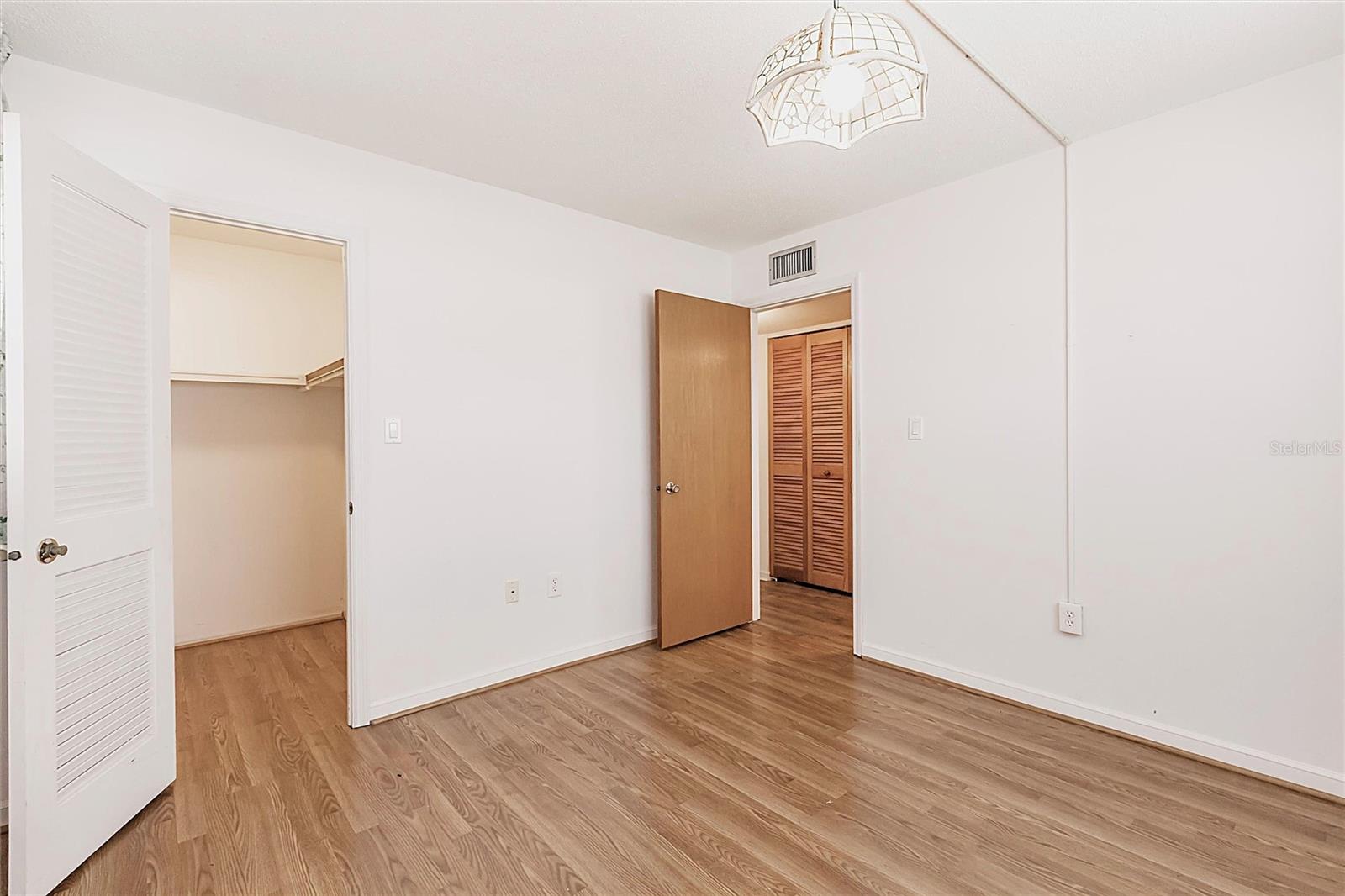 MARIA MANOR - Residential Lease