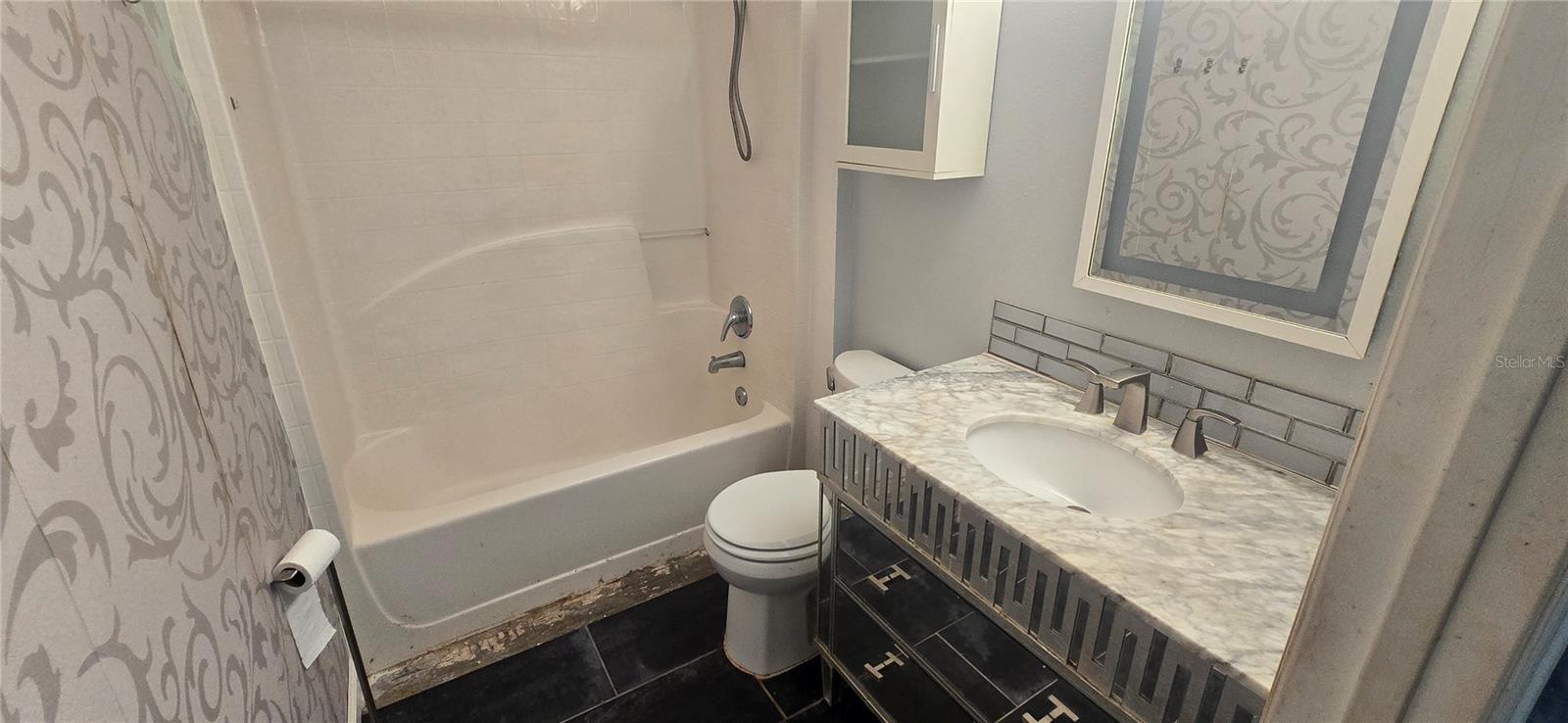 TURNBERRY RESERVE UNIT 1 - Residential