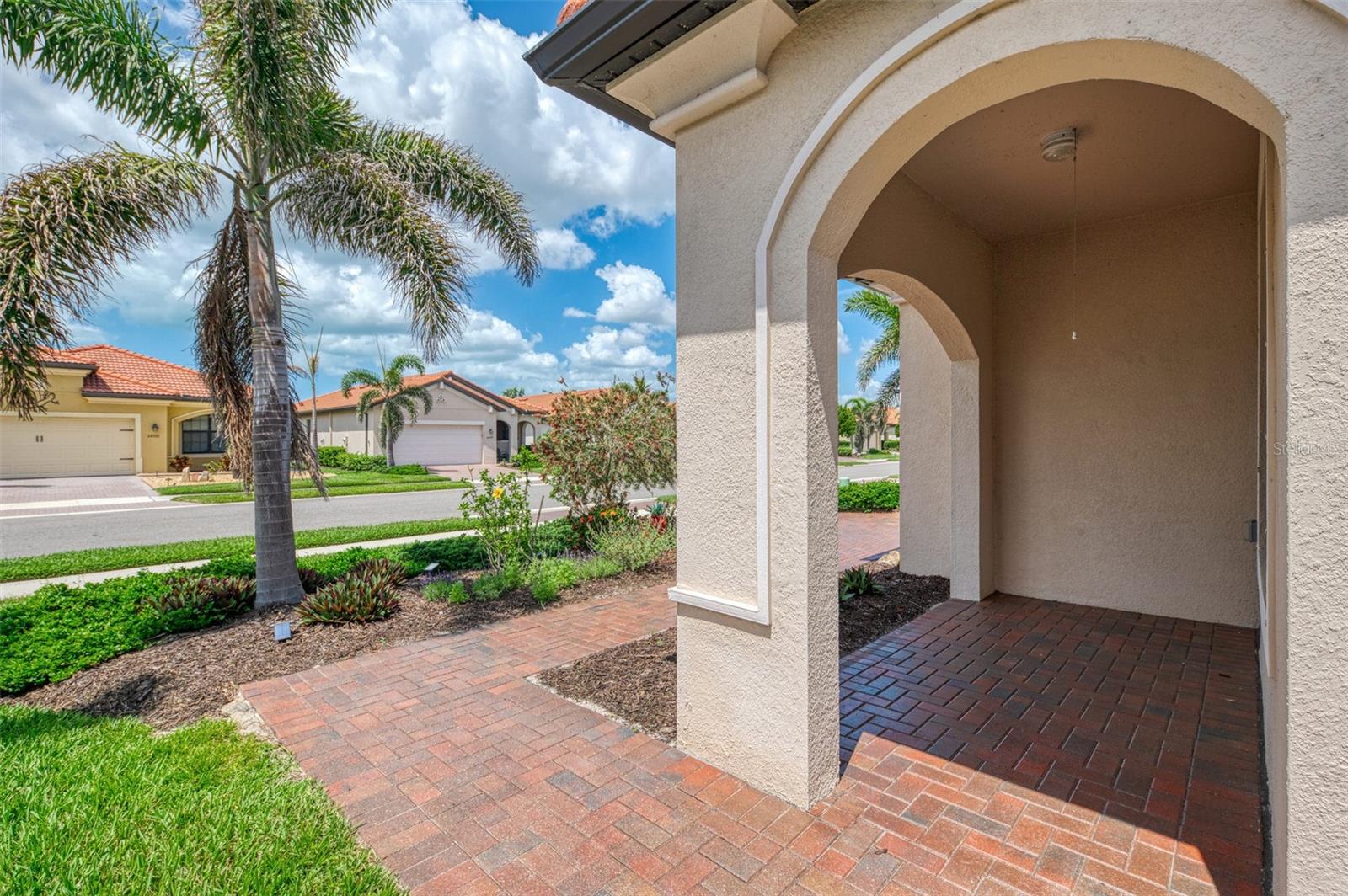 SARASOTA NATIONAL PH 13-B - Residential