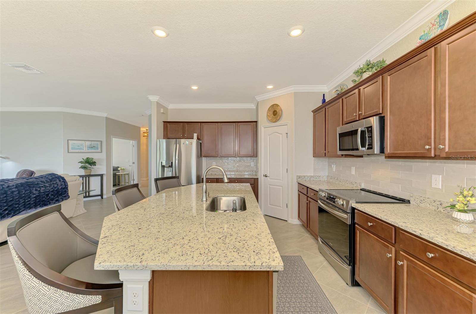 SARASOTA NATIONAL PH 13-B - Residential