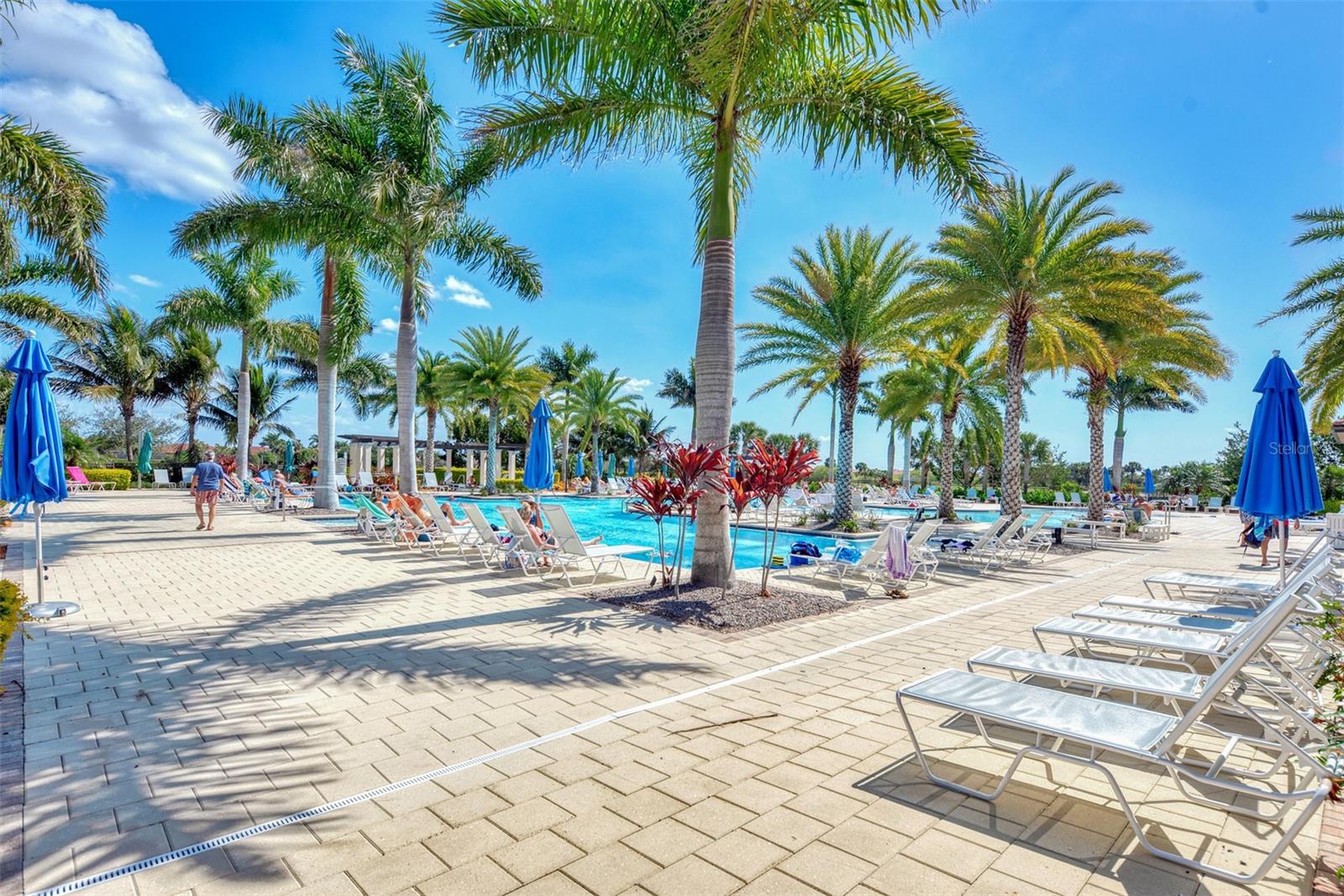 SARASOTA NATIONAL PH 13-B - Residential