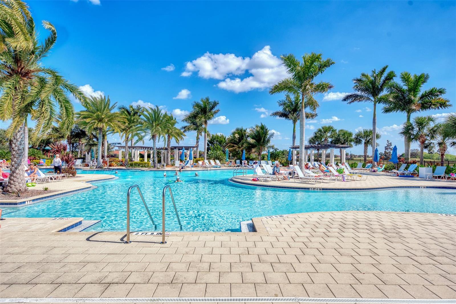 SARASOTA NATIONAL PH 13-B - Residential