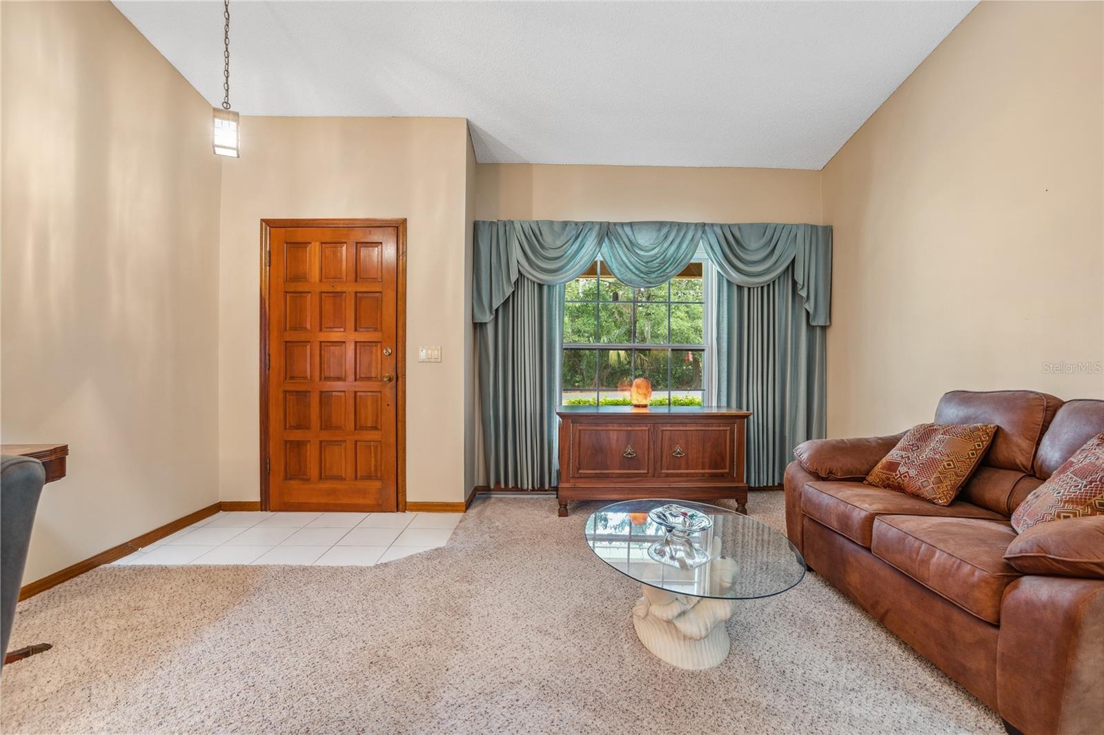 360 PINEVIEW STREET