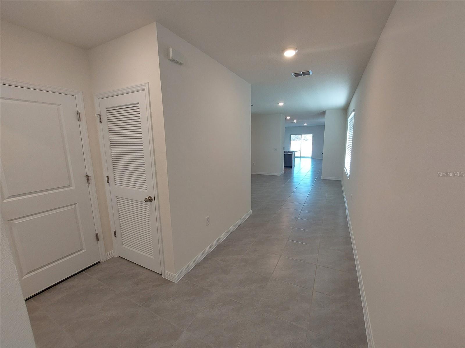 TWO RIVERS - Residential Lease