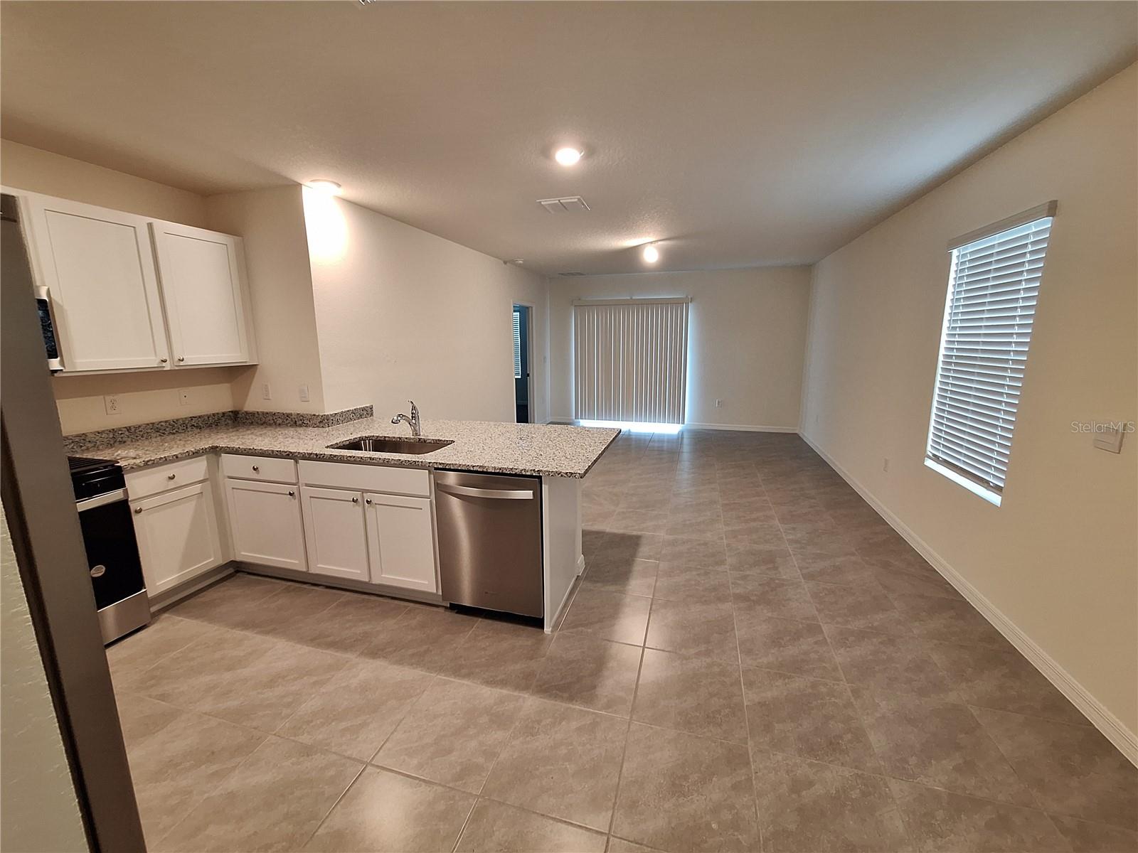 TWO RIVERS - Residential Lease