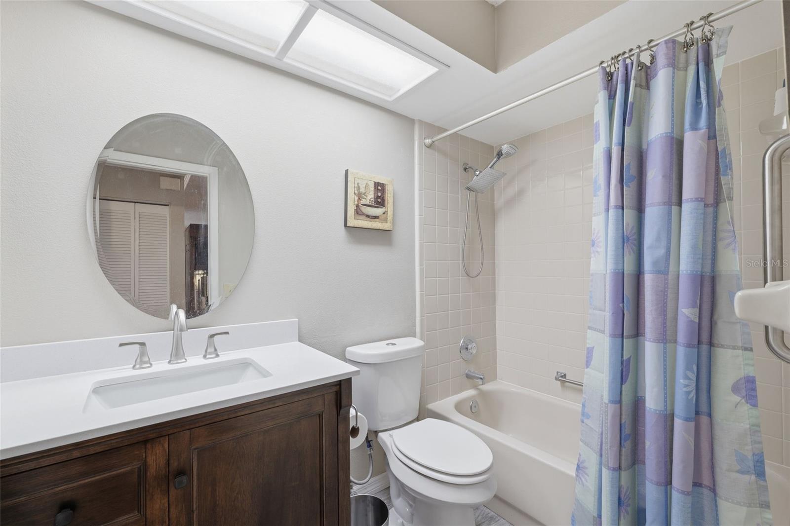 CAPRI VILLAGE CONDO 01 - Residential