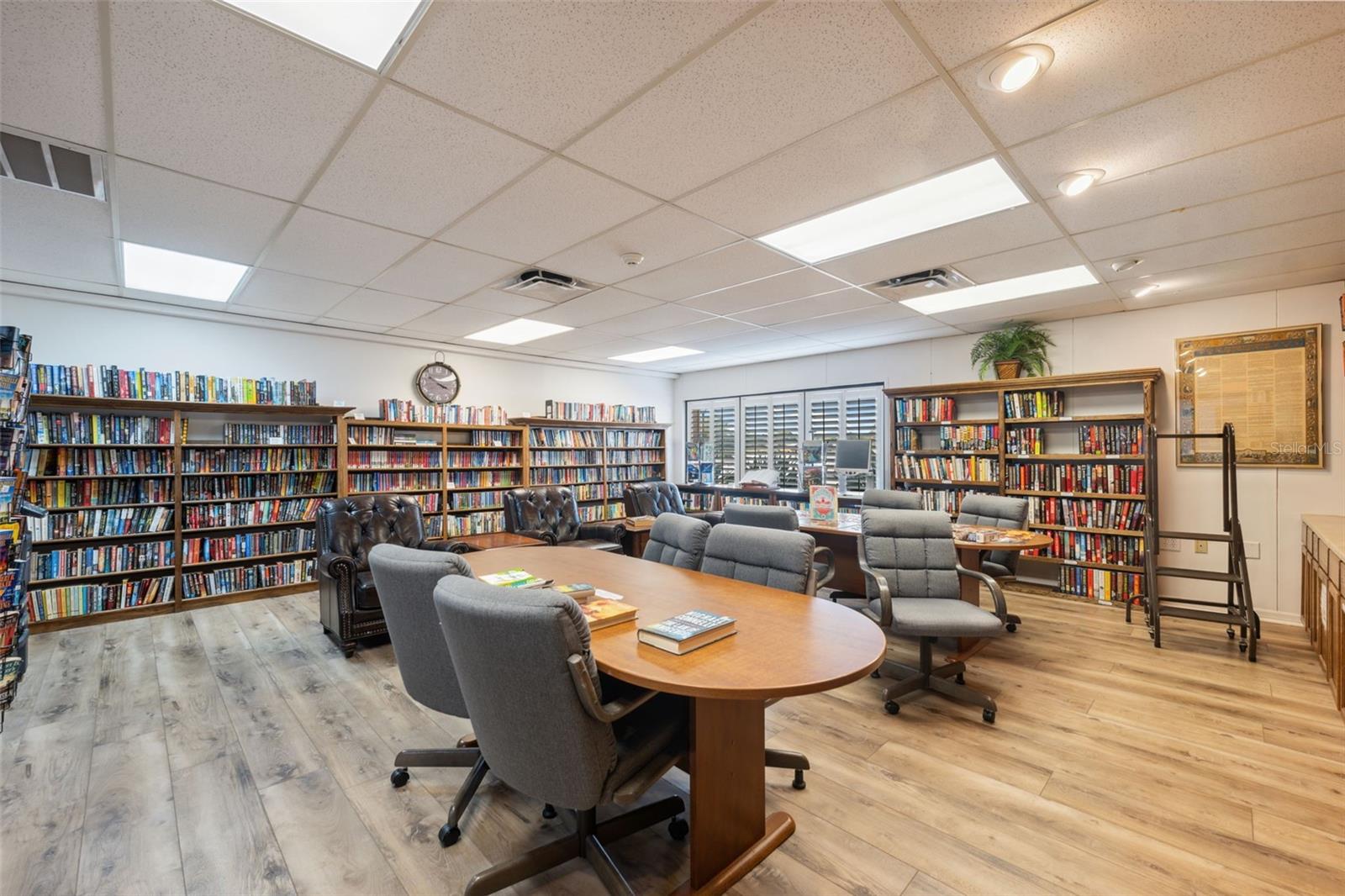 CAPRI VILLAGE CONDO 01 - Residential