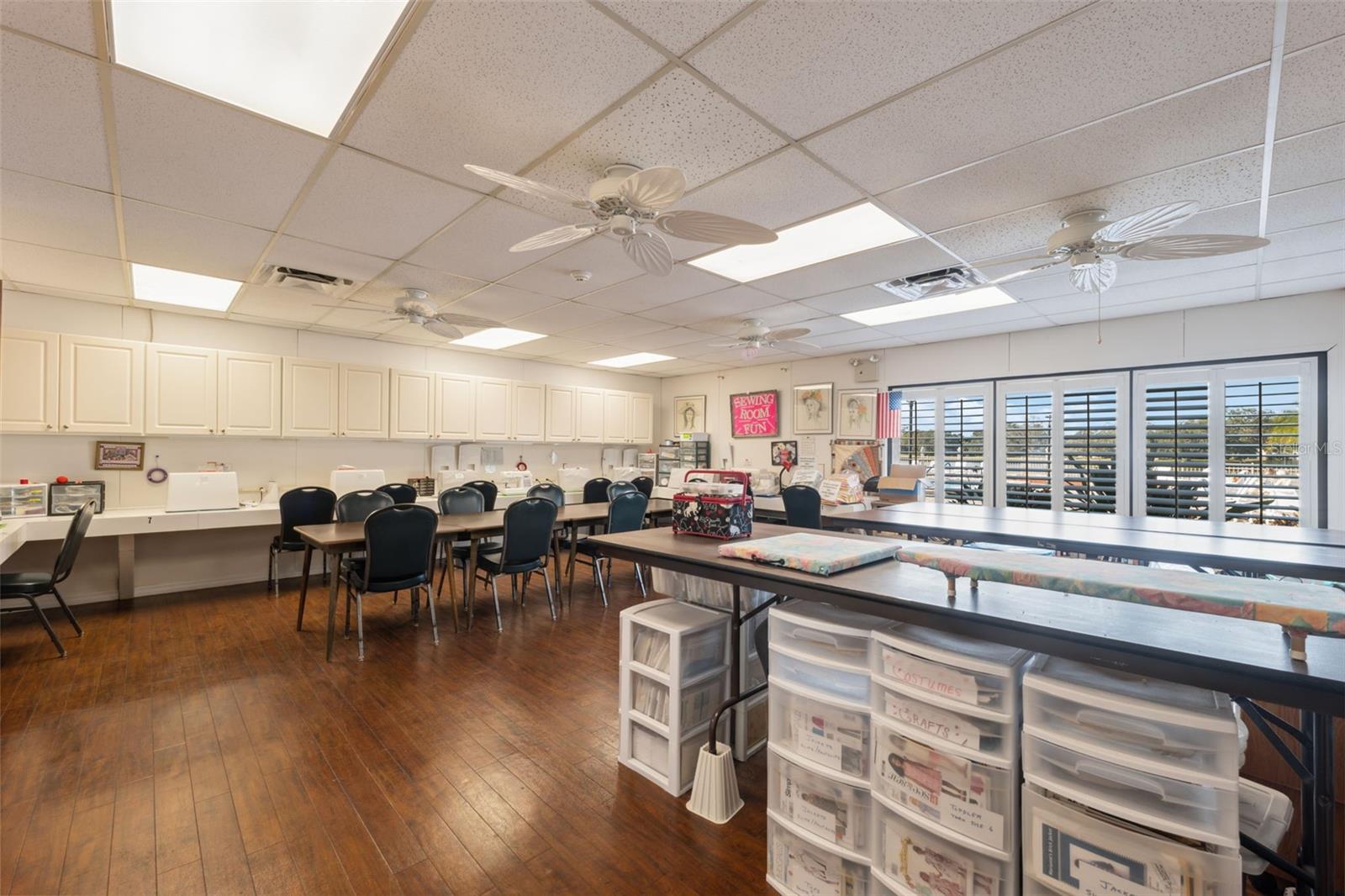 CAPRI VILLAGE CONDO 01 - Residential