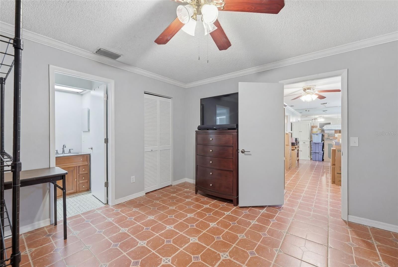 CAPRI VILLAGE CONDO 01 - Residential