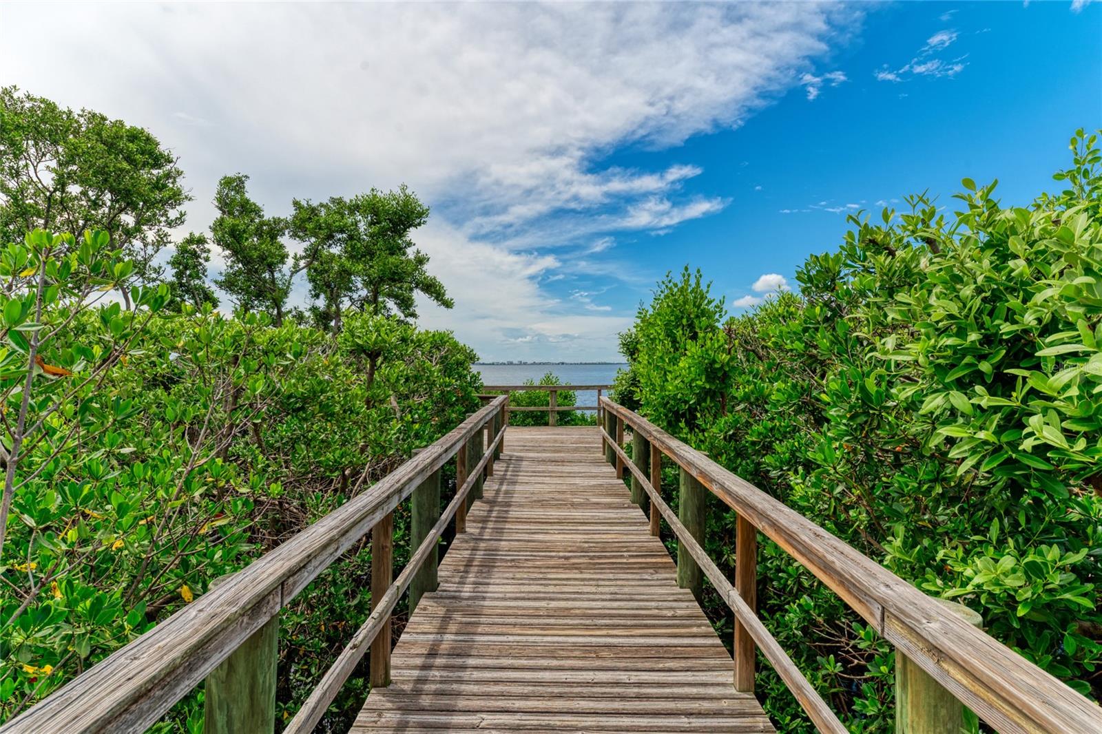 LEGENDS BAY - Residential