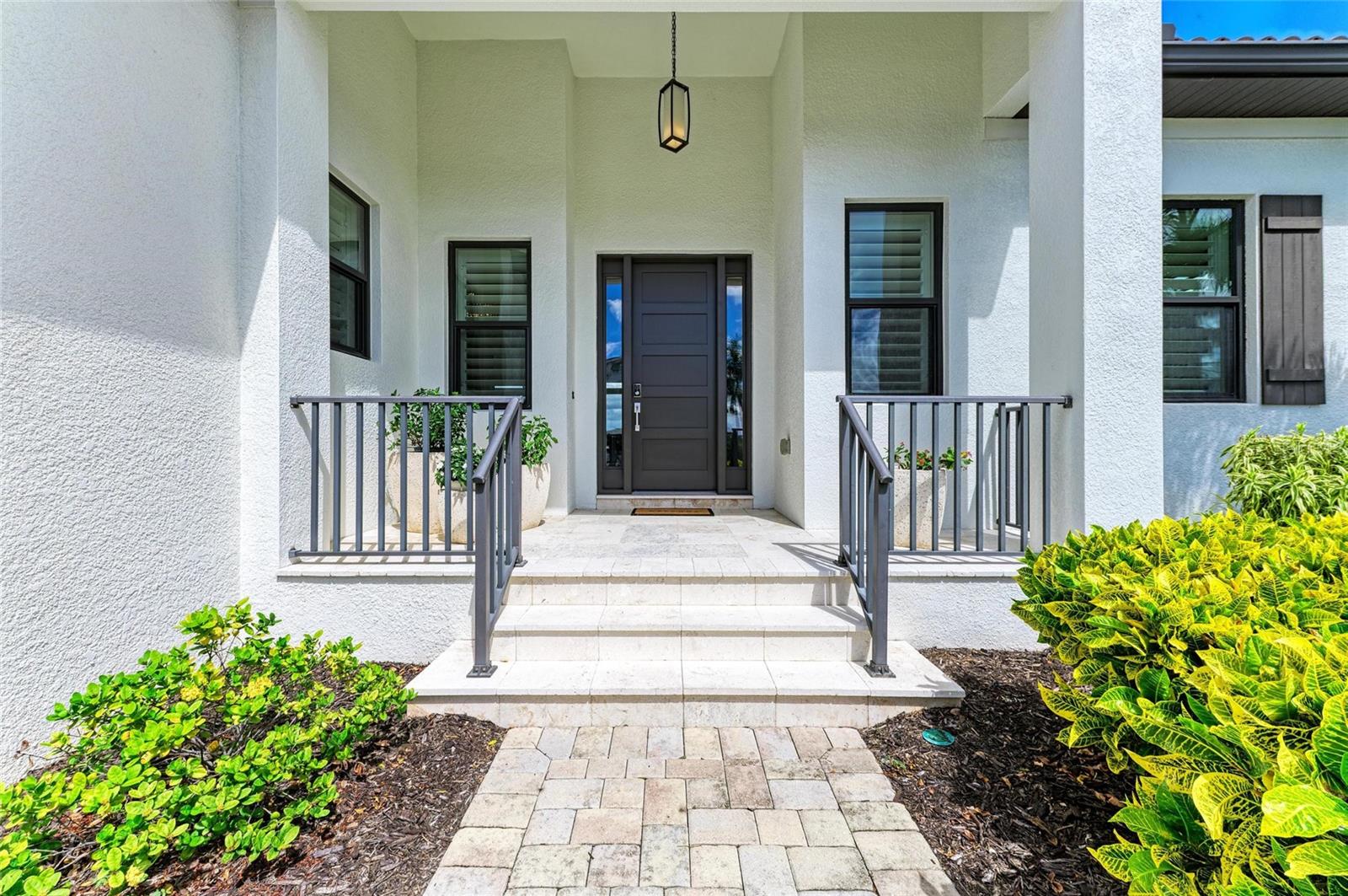 LEGENDS BAY - Residential