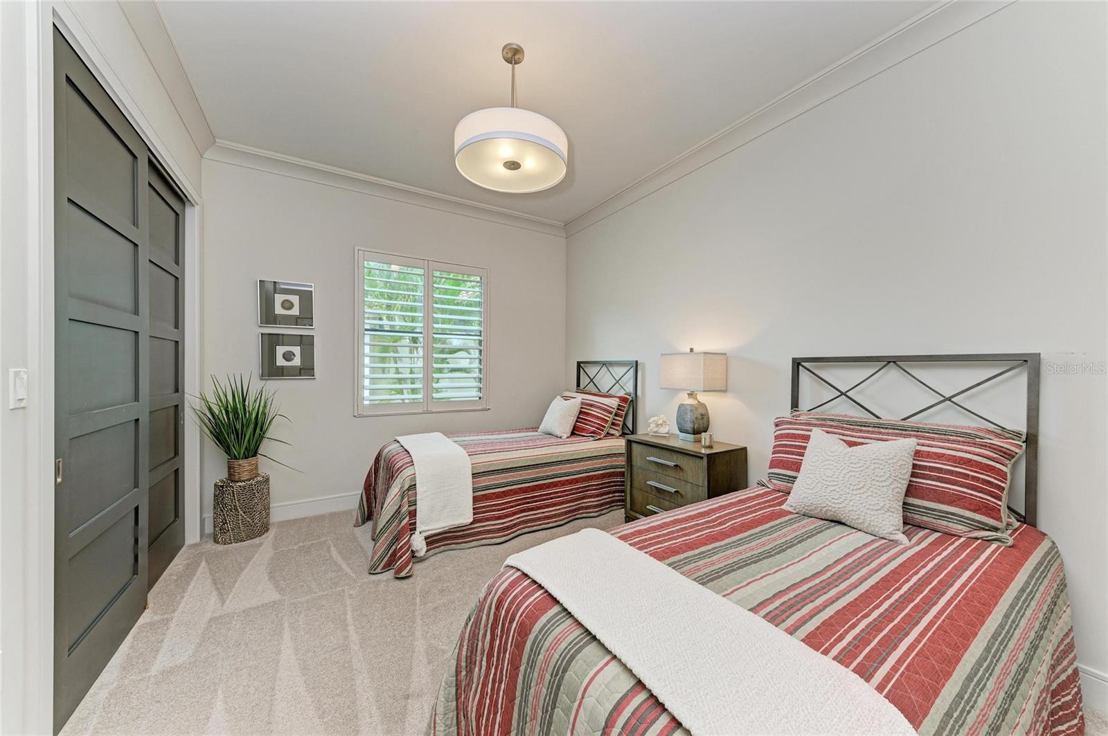 LEGENDS BAY - Residential