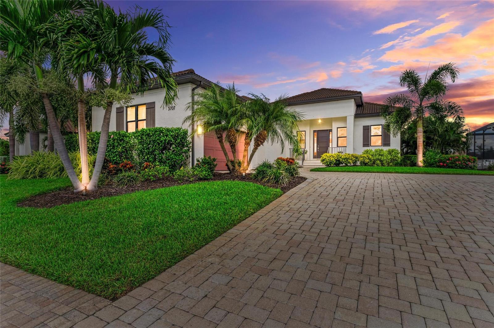 LEGENDS BAY - Residential