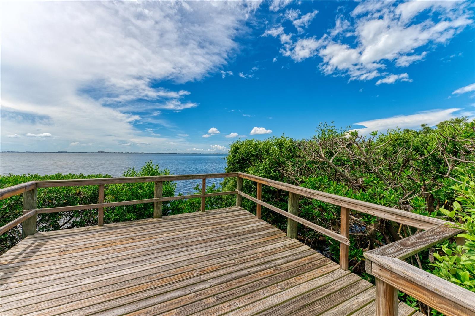 LEGENDS BAY - Residential