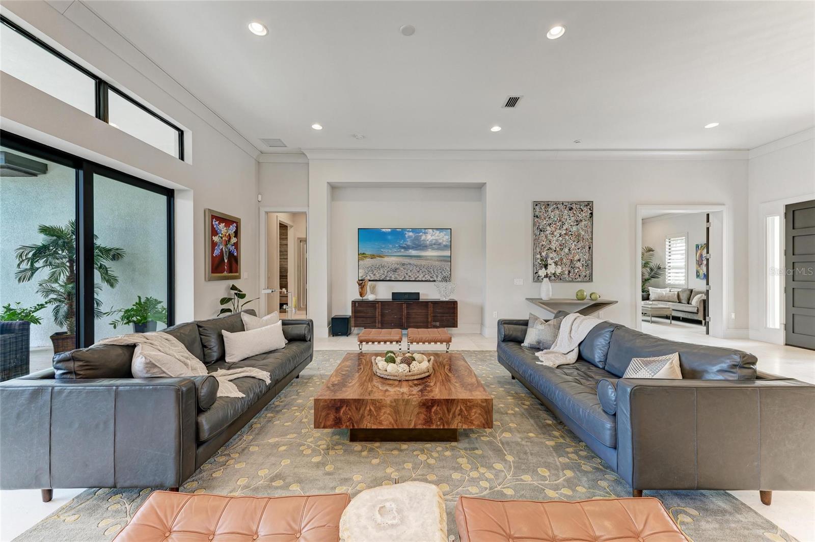 LEGENDS BAY - Residential