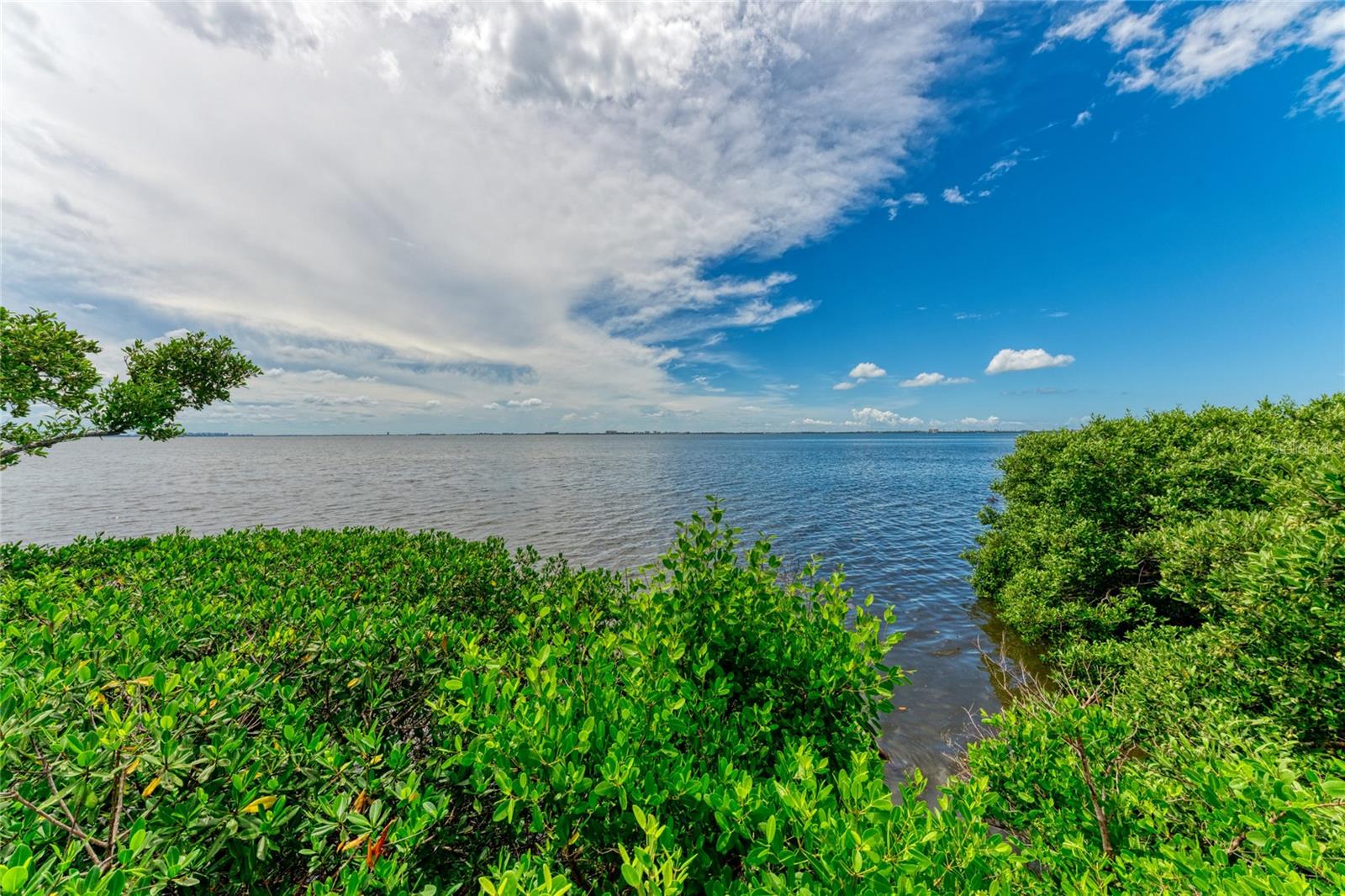 LEGENDS BAY - Residential