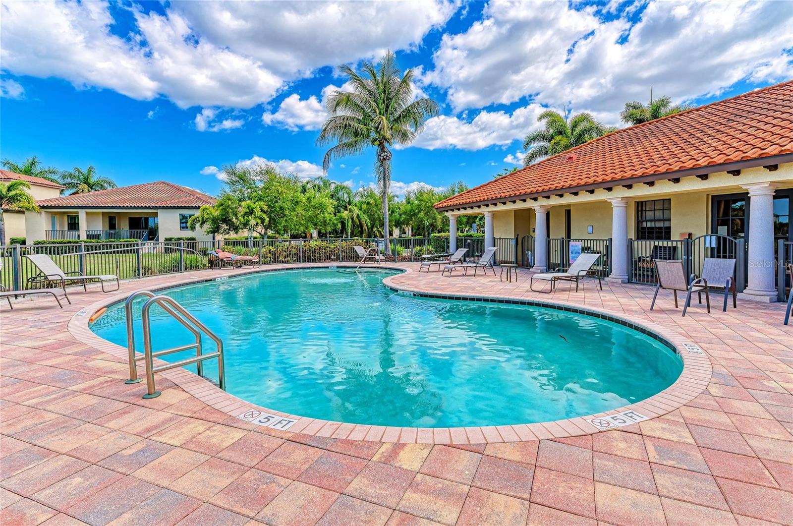 LEGENDS BAY - Residential