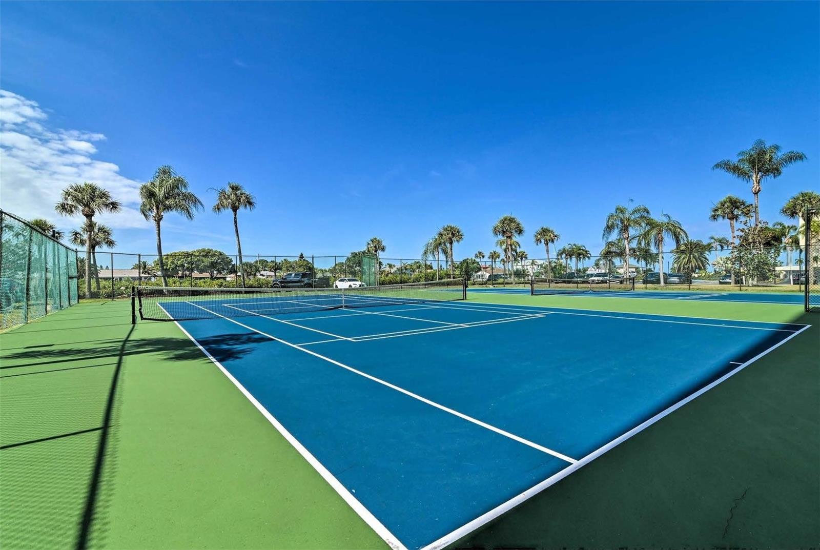 GULF ISLAND BEACH TENNIS - Residential